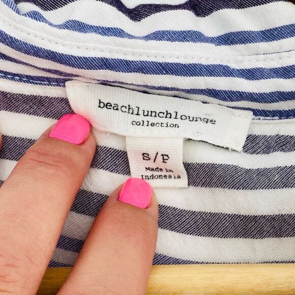 Beachlunchlounge blue white striped button sleeveless top high low size small - Picture 3 of 6